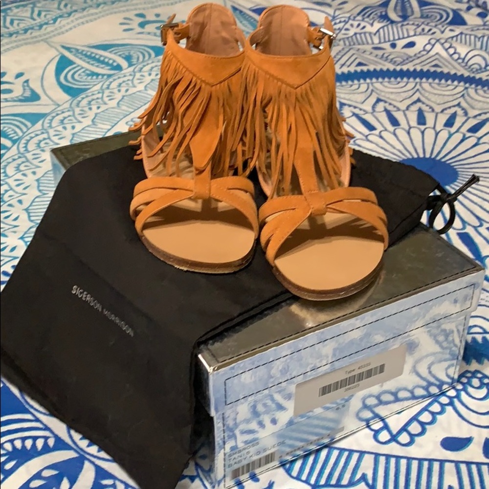 Fringe sandals